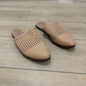 Time and Tru Women's Tan Woven Mules. Size 9